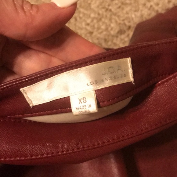 J.O.A. Faux Vegan Leather Burgundy Midi Skirt XS - Picture 2 of 2